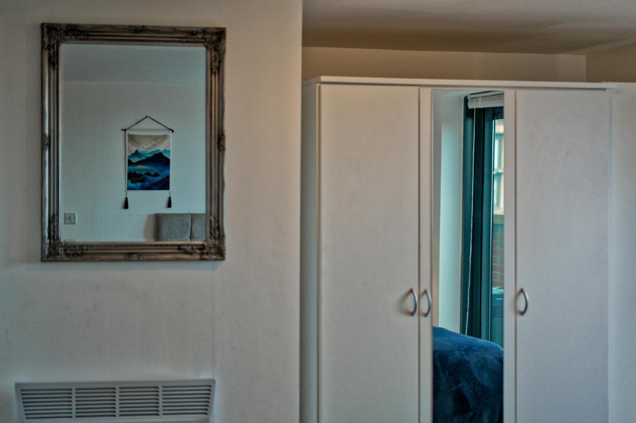 Sidemersey Livings- Convenient 1-Bedroom Flat With A View, Central Liverpool Kültér fotó